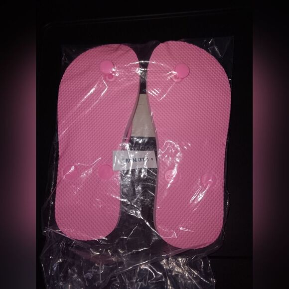 Old Navy Flip-Flop Sandals Girl's NWT - Picture 2 of 5